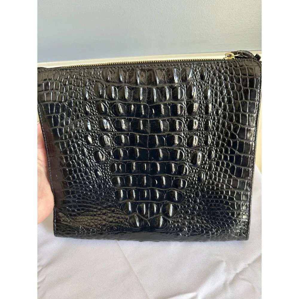 Brahmin strap shows